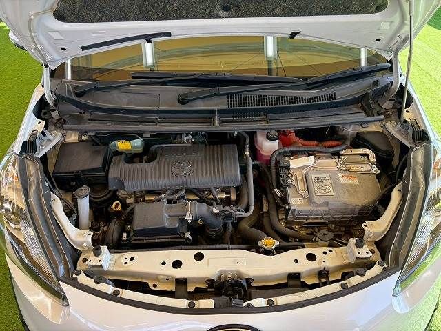 TOYOTA SIENTA HYBRID 2016