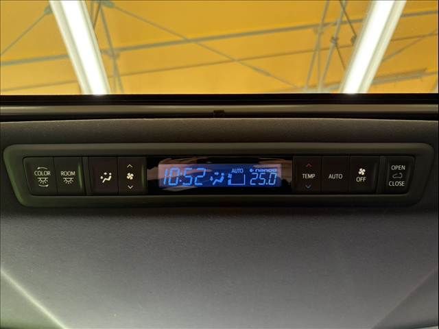 TOYOTA VELLFIRE 2017