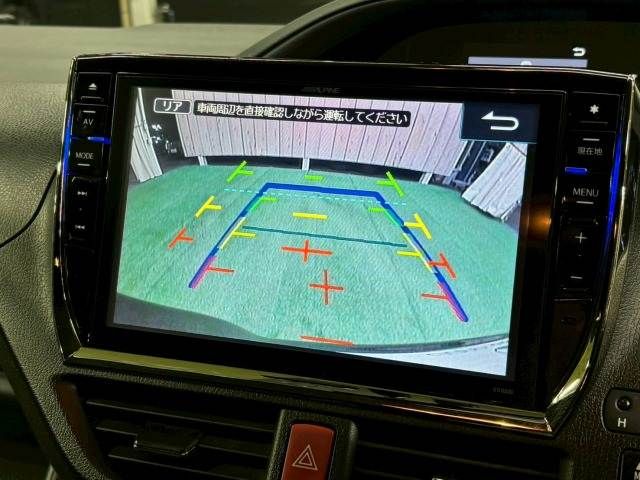 TOYOTA VOXY HYBRID 2015