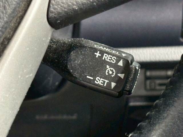 TOYOTA VOXY HYBRID 2015