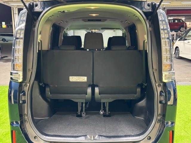 TOYOTA VOXY HYBRID 2015