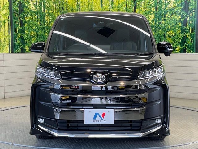 TOYOTA NOAH 2023