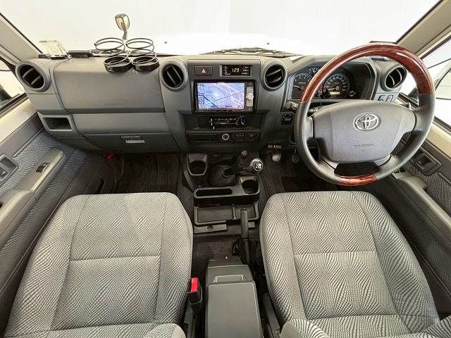 TOYOTA LANDCRUISER van 2015