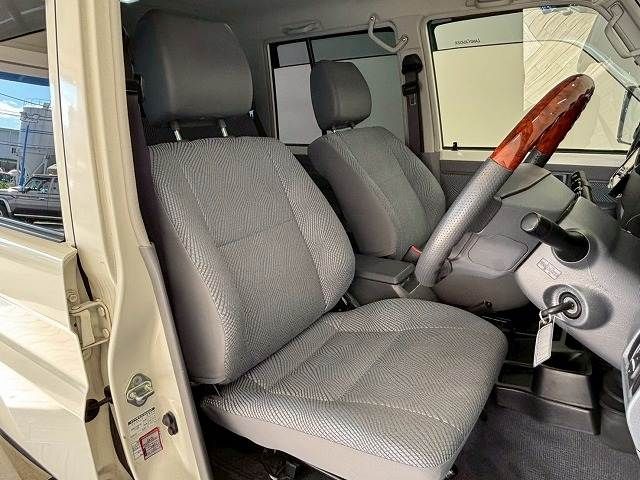 TOYOTA LANDCRUISER van 2015