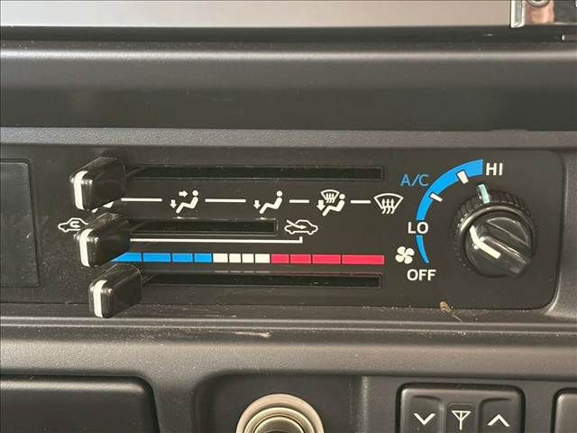 TOYOTA LANDCRUISER van 2015