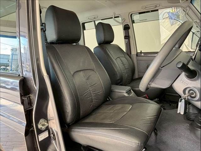 TOYOTA LANDCRUISER van 2015