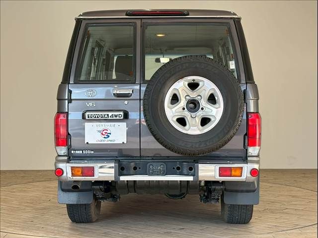 TOYOTA LANDCRUISER van 2015