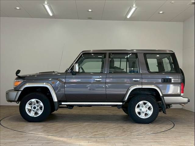 TOYOTA LANDCRUISER van 2015