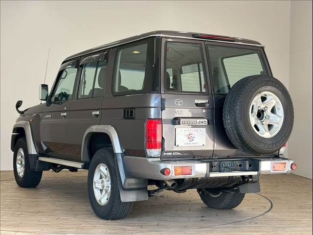 TOYOTA LANDCRUISER van 2015