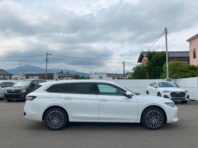 VOLKSWAGEN VOLKSWAGEN PASSAT wagon 2024