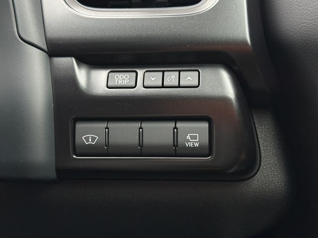 TOYOTA LEXUS UX300h 2024