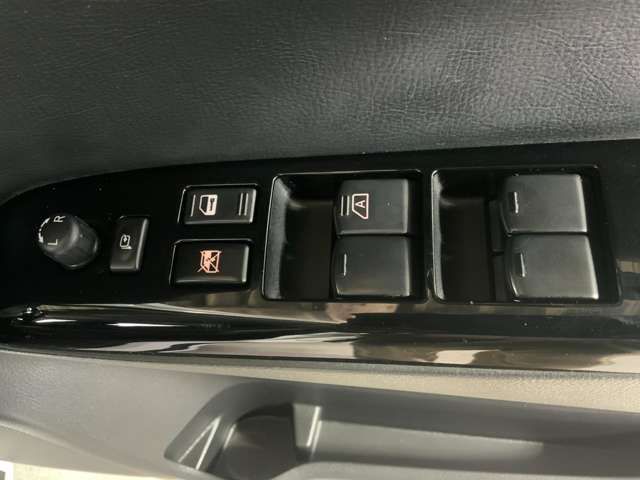 NISSAN ELGRAND  4WD 2020