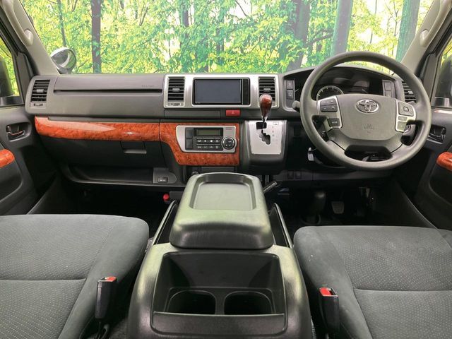 TOYOTA HIACE van 4WD 2022