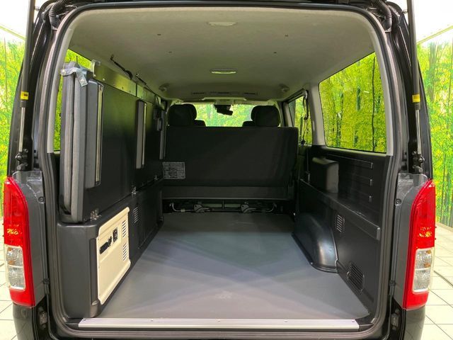 TOYOTA HIACE van 4WD 2022