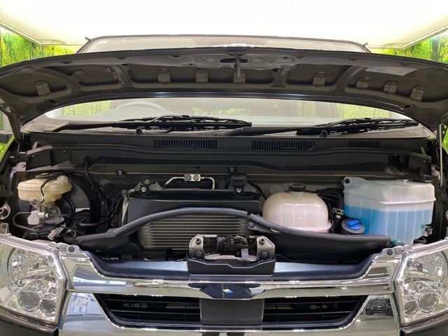 TOYOTA HIACE van 4WD 2022