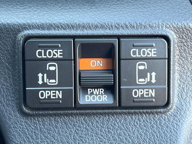 TOYOTA SIENTA HYBRID 2015