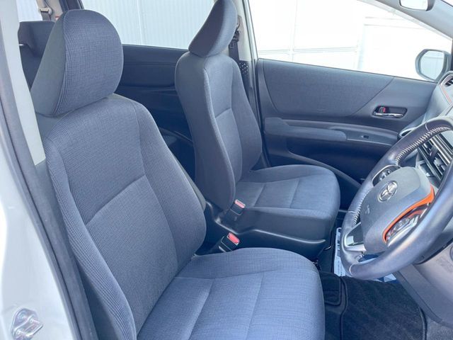 TOYOTA SIENTA HYBRID 2015