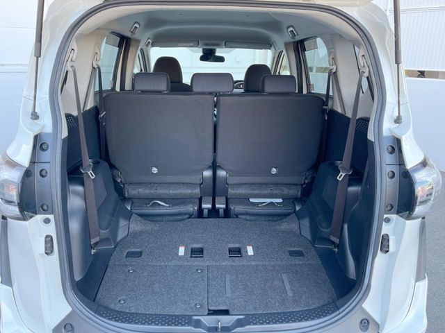 TOYOTA SIENTA HYBRID 2015