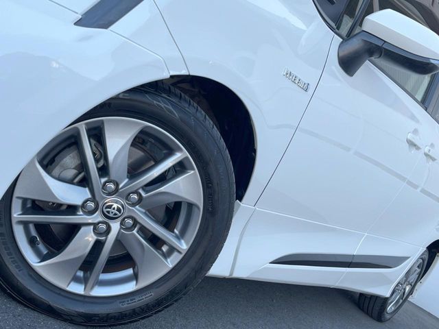 TOYOTA SIENTA HYBRID 2015