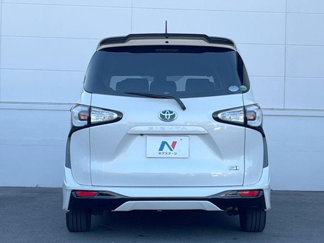 TOYOTA SIENTA HYBRID 2015