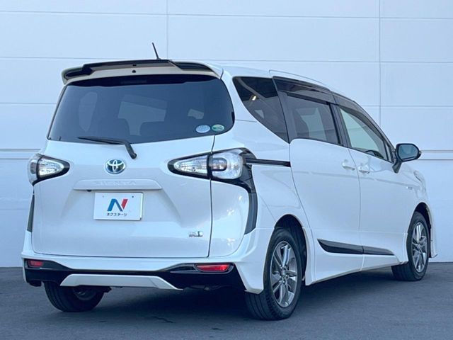 TOYOTA SIENTA HYBRID 2015