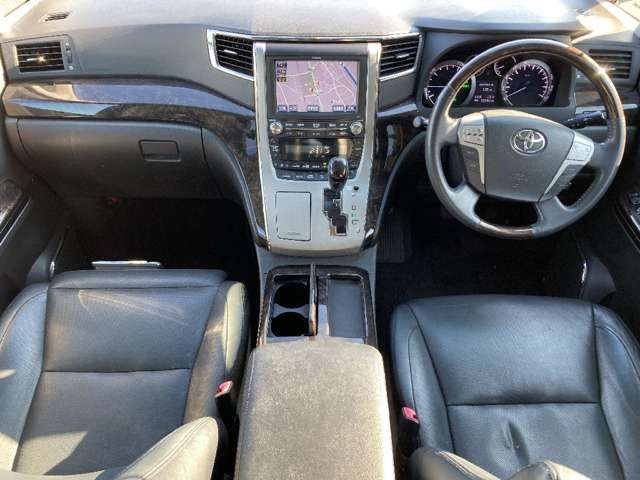 TOYOTA ALPHARD hybrid 4WD 2013