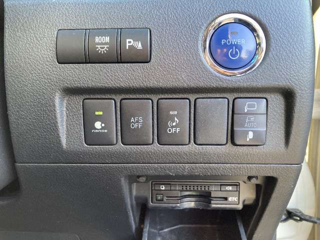 TOYOTA ALPHARD hybrid 4WD 2013