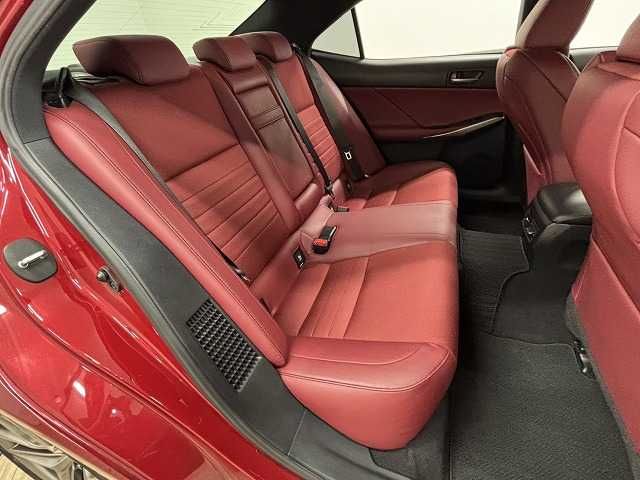 TOYOTA LEXUS IS300h 2019