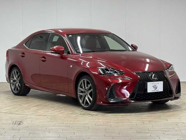 TOYOTA LEXUS IS300h 2019