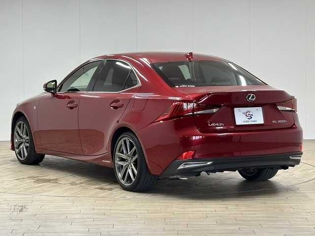 TOYOTA LEXUS IS300h 2019