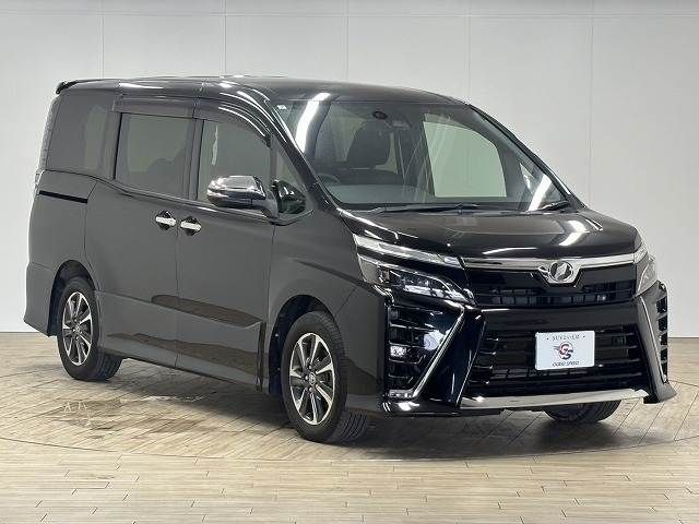 TOYOTA VOXY 2019