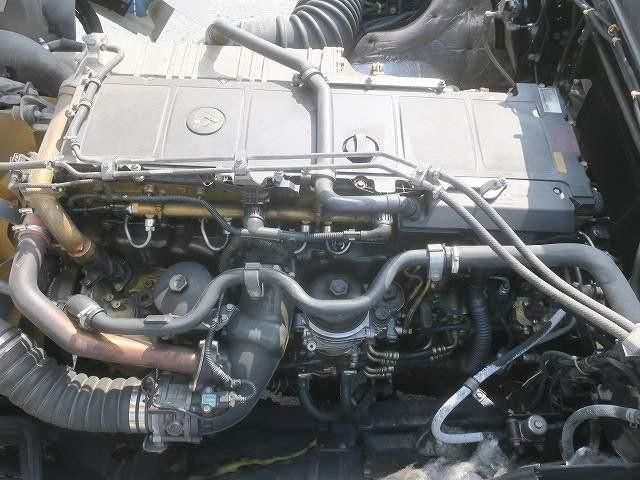 MITSUBISHI FUSOU SUPER GREAT 2016