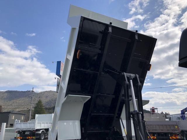 MITSUBISHI FUSOU FIGHTER 2024