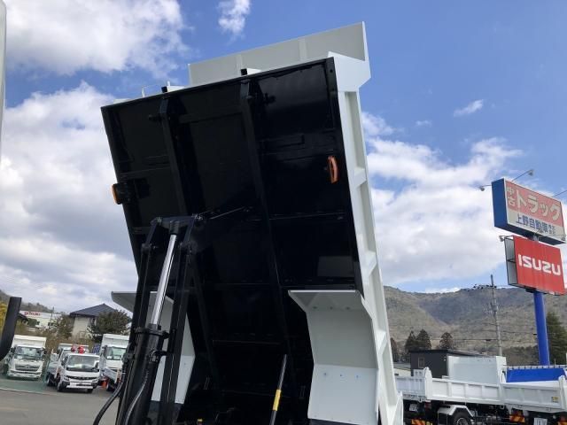 MITSUBISHI FUSOU FIGHTER 2024