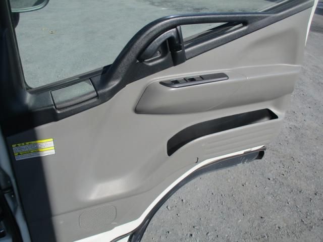 MITSUBISHI CANTER 2016