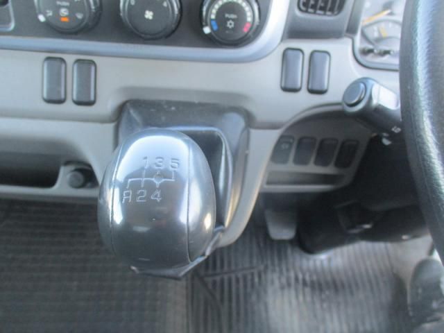 MITSUBISHI CANTER 2016