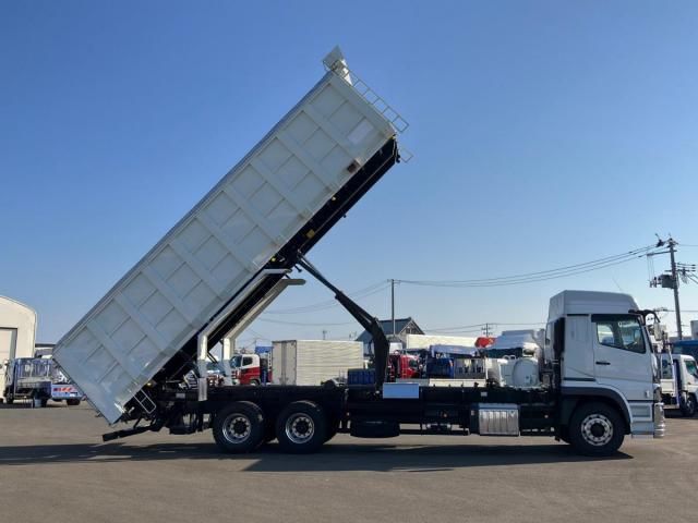 MITSUBISHI FUSOU SUPER GREAT 2022