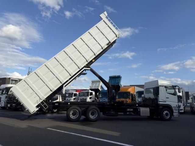 MITSUBISHI FUSOU SUPER GREAT 2024