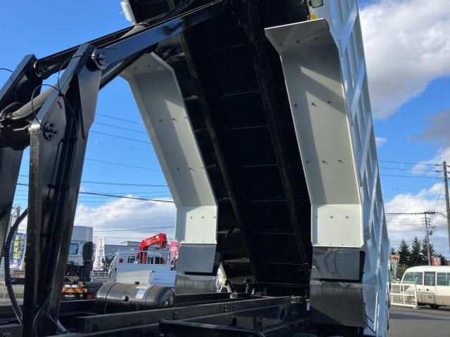 MITSUBISHI FUSOU SUPER GREAT 2024