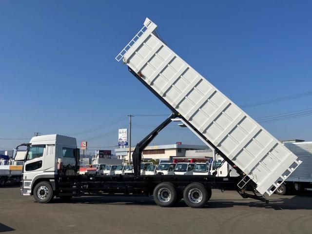 MITSUBISHI FUSOU SUPER GREAT 2024