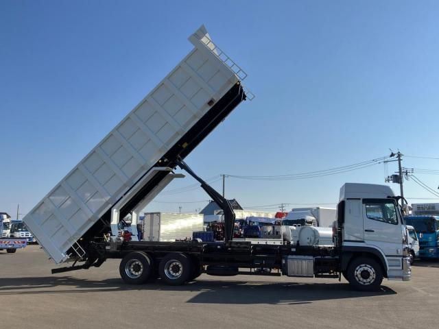 MITSUBISHI FUSOU SUPER GREAT 2024