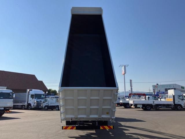 MITSUBISHI FUSOU SUPER GREAT 2024