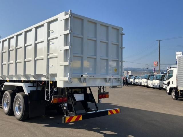 MITSUBISHI FUSOU SUPER GREAT 2024