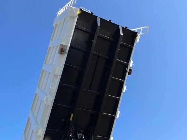 MITSUBISHI FUSOU SUPER GREAT 2024