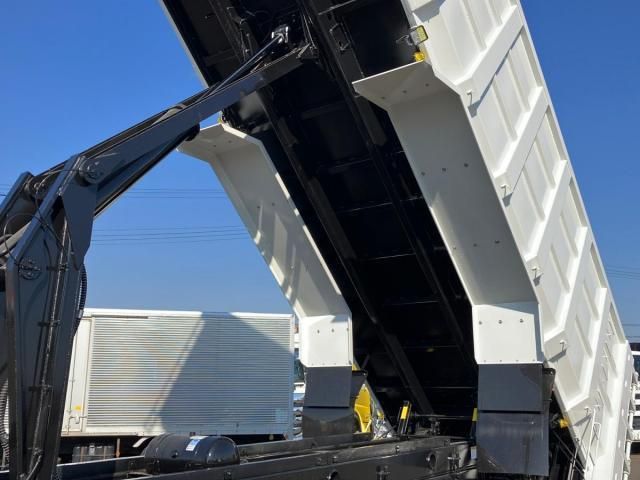 MITSUBISHI FUSOU SUPER GREAT 2024