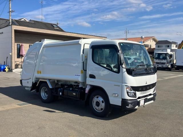 MITSUBISHI CANTER 2024