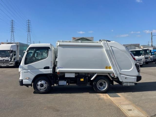 MITSUBISHI CANTER 2024