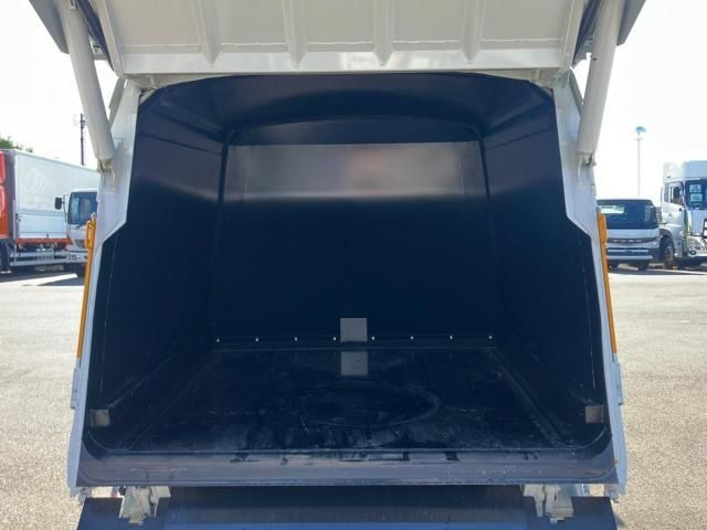 MITSUBISHI CANTER 2024