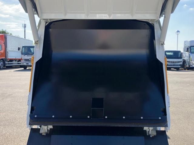 MITSUBISHI CANTER 2024