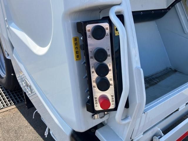 MITSUBISHI CANTER 2024